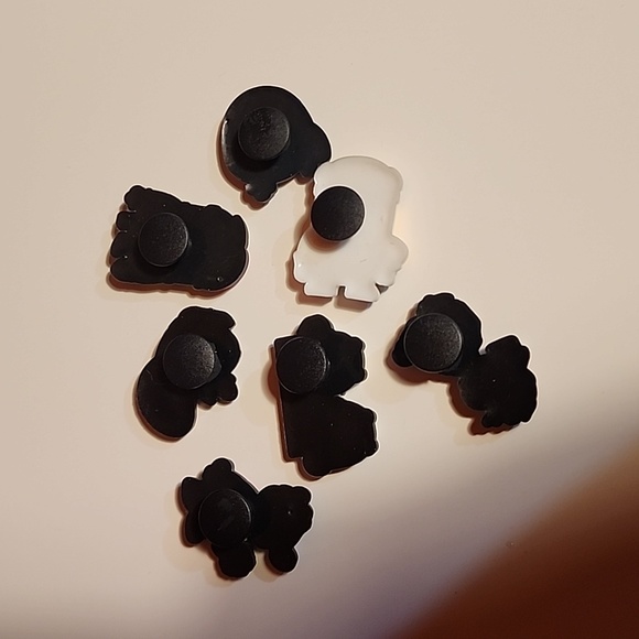 3/$25 Cartoon croc charms - Picture 2 of 2